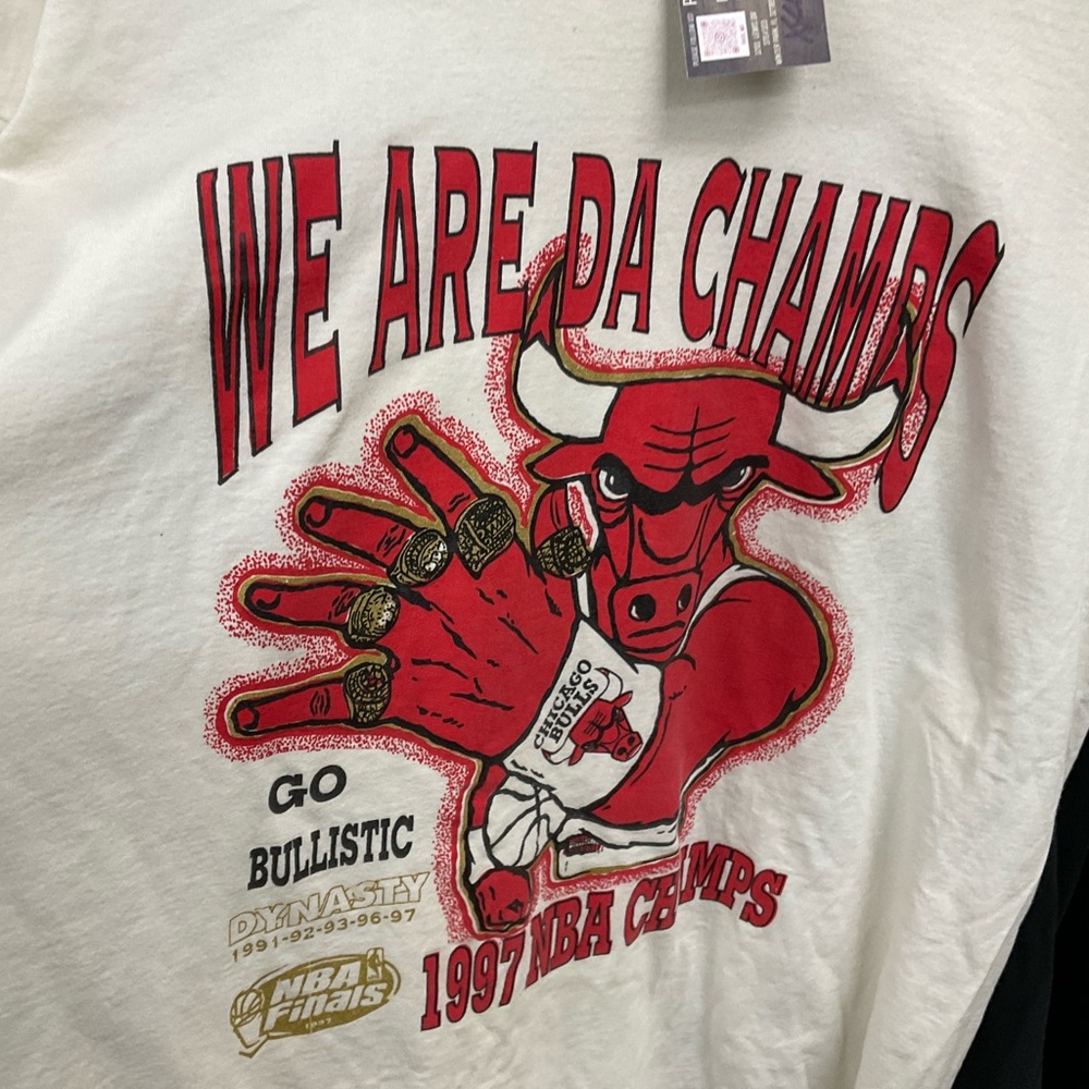 1997 NBA CHAMPION TSHIRTS CHICAGO BULLS WHITE  TSHIRT SZ XXL VINTAGE USED